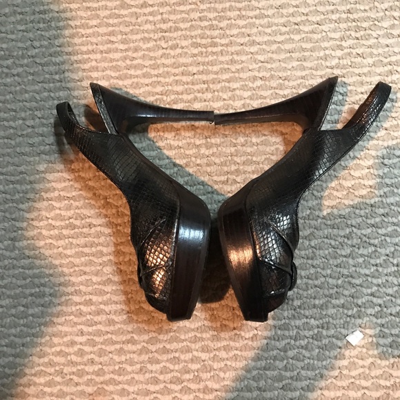 Stuart Weitzman Peep toe metallic and wood pump - Picture 2 of 3